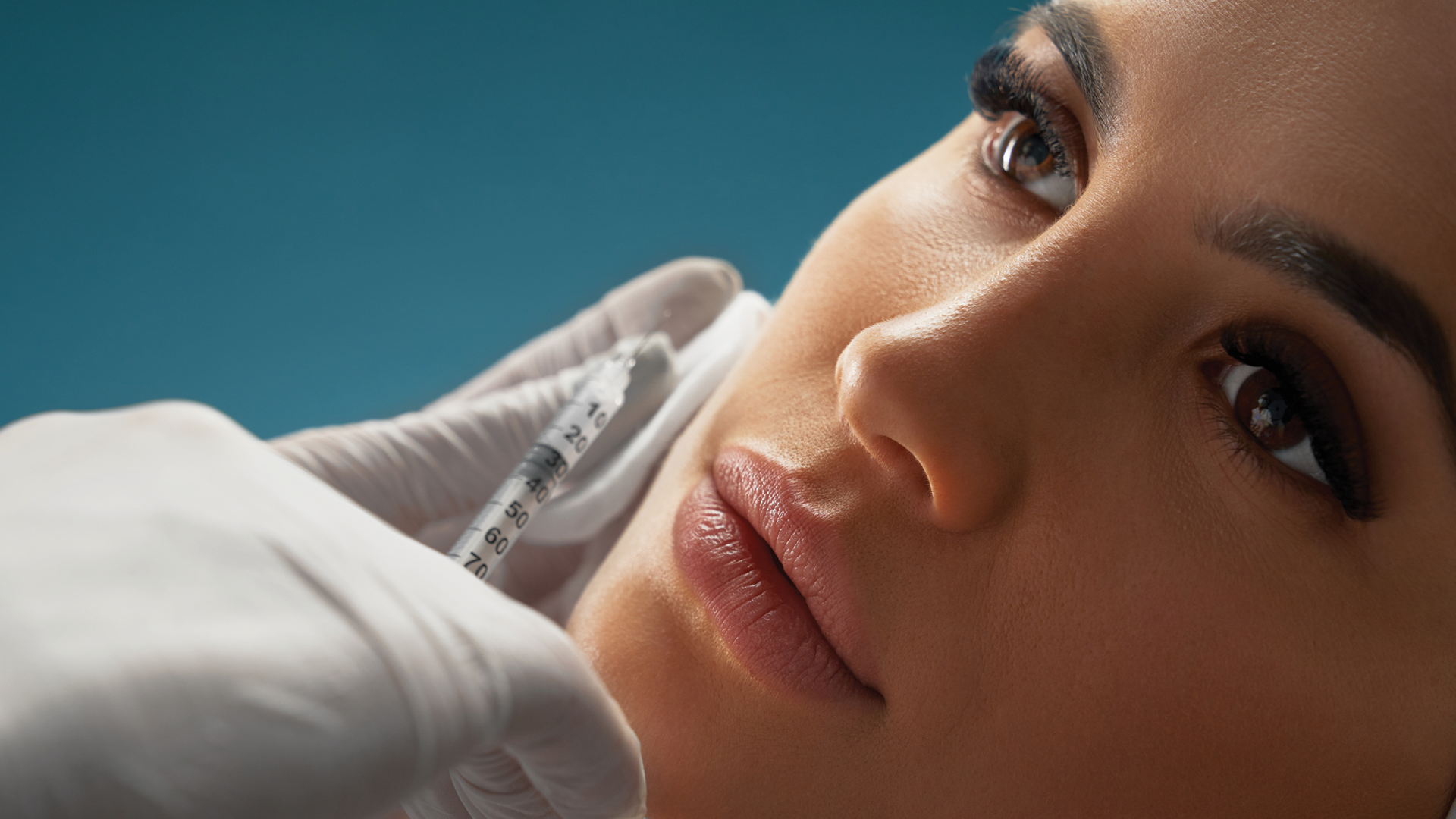 υαλουρονικό οξύ μεσόφρυο- Elite Plastic Surgery στην Αθήνα